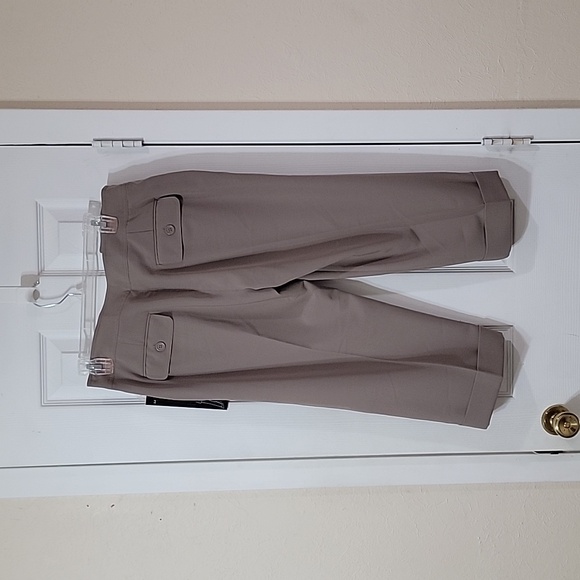 Women's Larry Levine Khaki Crop Pants Size 6 - Picture 3 of 5